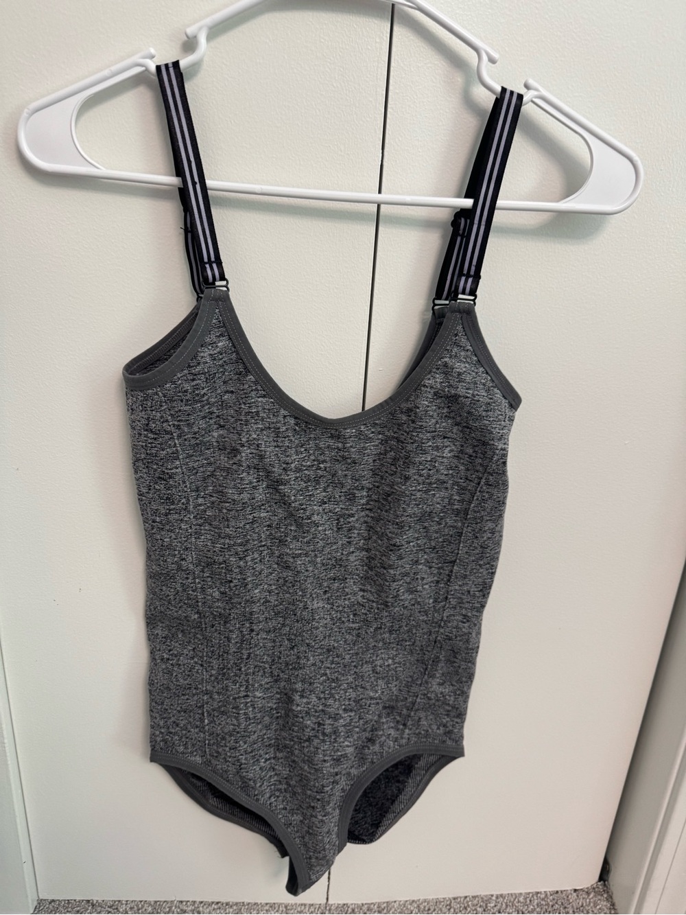 FLEX Own it ! Gray Scoop Neck Women's Seamless Bodysuit Adjustable straps Size M